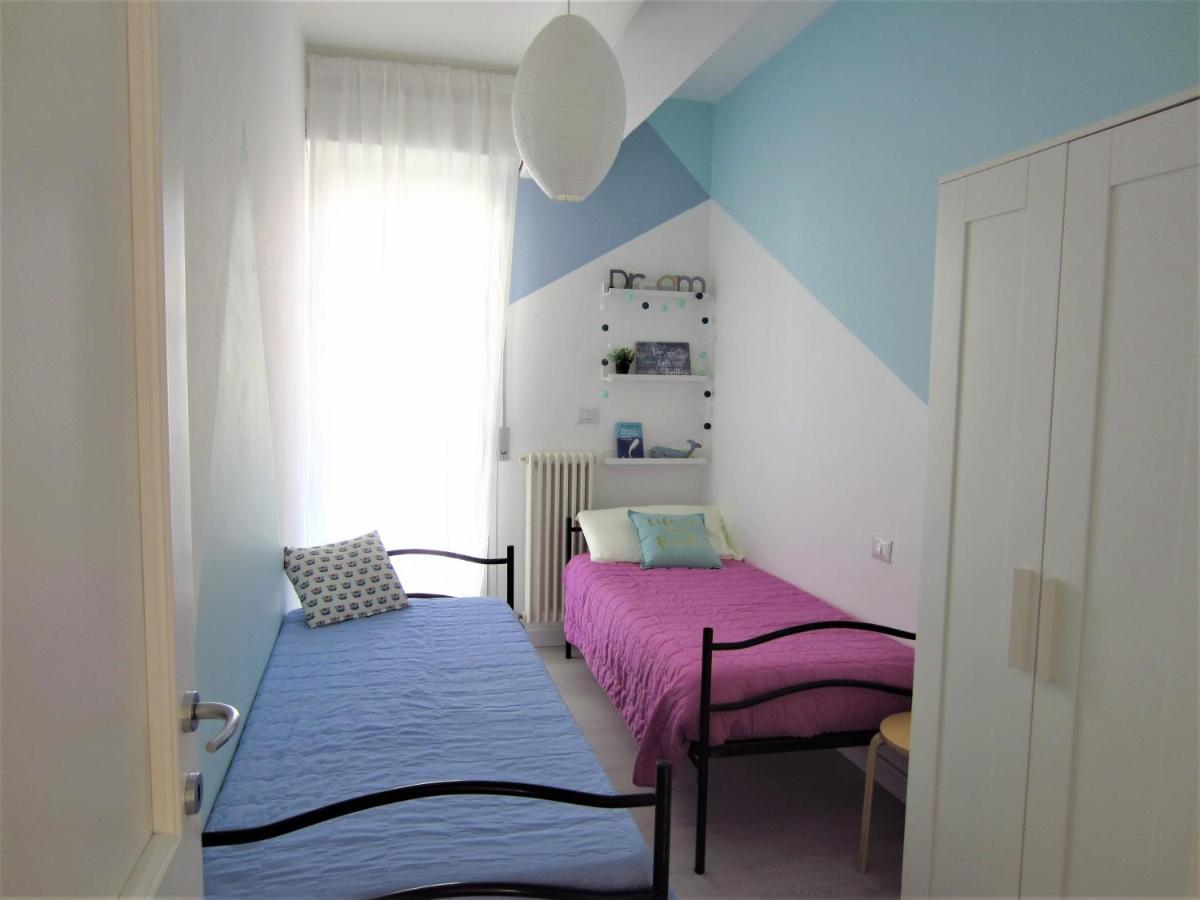 Splendido appartamento sul mare Rimini Esterno foto