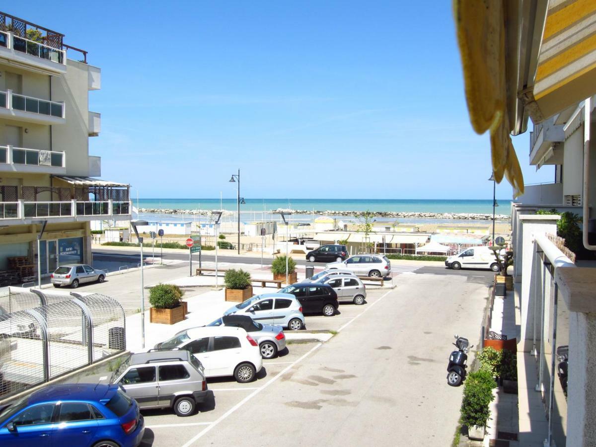 Splendido appartamento sul mare Rimini Esterno foto