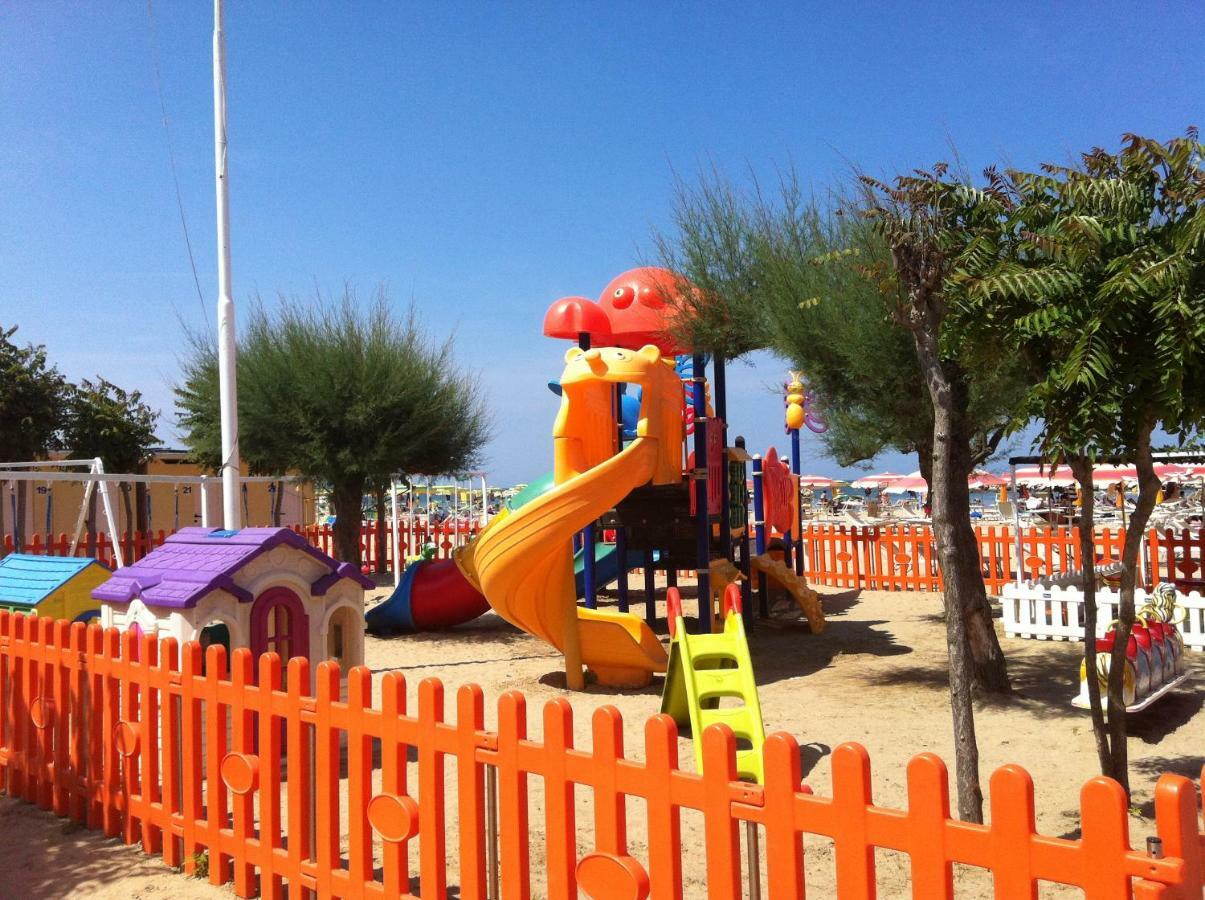Splendido appartamento sul mare Rimini Esterno foto
